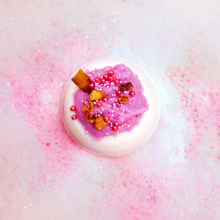 puremetics bath bomb 'Rose Garden' with foaming oil care peeling frosting